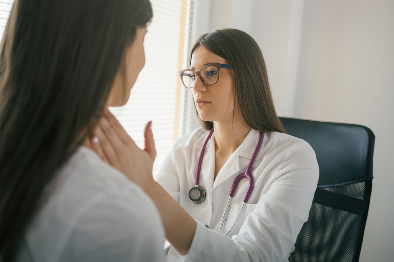 Female examination. Консультация гастроэнтеролога. Невропатолог. Lymph USM woman at the Doctor.