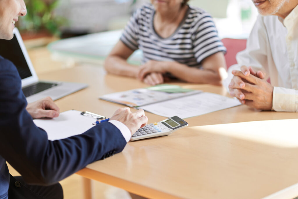 日本人と「貯蓄型保険」：本当に得をしているのか？