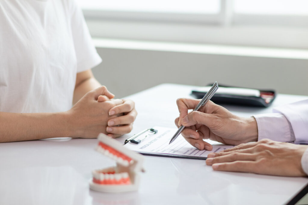 患者も歯科医も守れない 矯正治療「一括前払い」という制度の欠陥