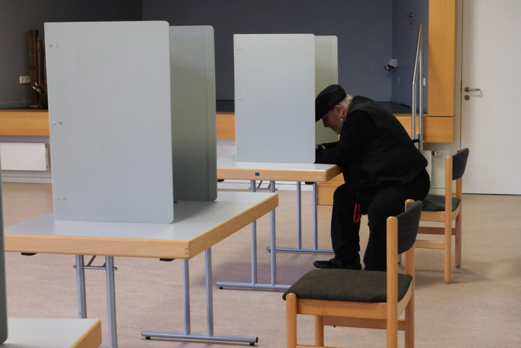 契約できないのに、投票はできる？